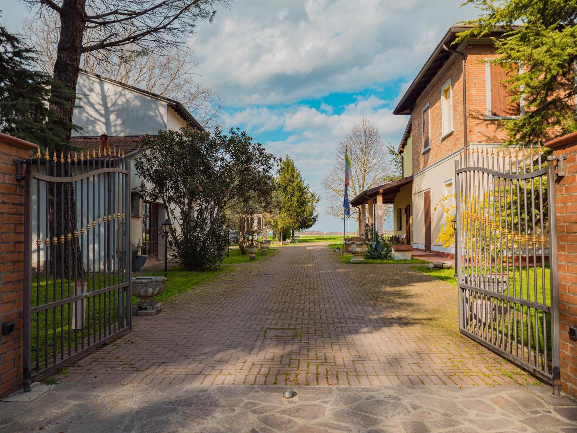 B&B Villa Erika Lugo  Exteriér fotografie